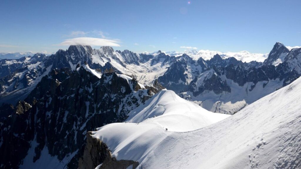 Two British Skiers Fall Hundreds Metres to Their Deaths in France 1 British