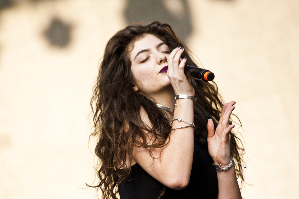 Lorde Hits Back at the Grammys for not Offering Her to Perform Solo 1 Lorde