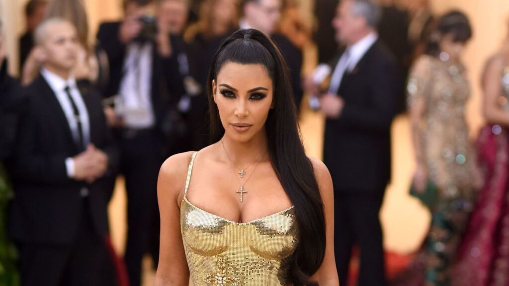 Kim Kardashian to be the First Recipient of “Influencer” Award 1 Kim Kardashian to be the First Recipient of Influencer Award