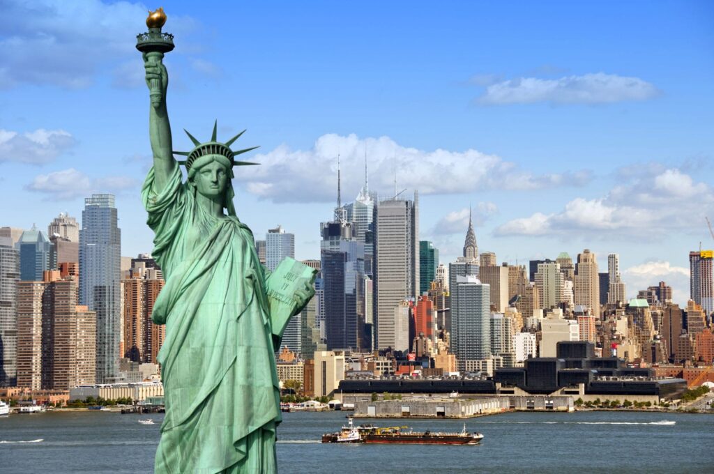 Top 5 Sightseeing Experiences in New York 11 new york 1 min