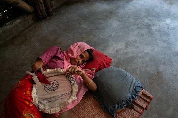 Rohingya-refugee-Romiza-Begum-breastfeeds-her-child-at-a-camp-in-Coxs-Bazar