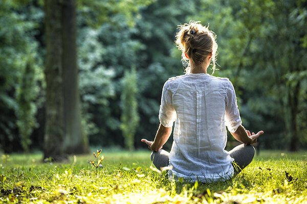 5 Ways to Invite Spirituality into Life 4 Perform Meditation 1