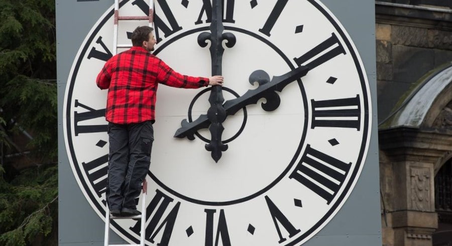 The Clock forwarding vs The better World
