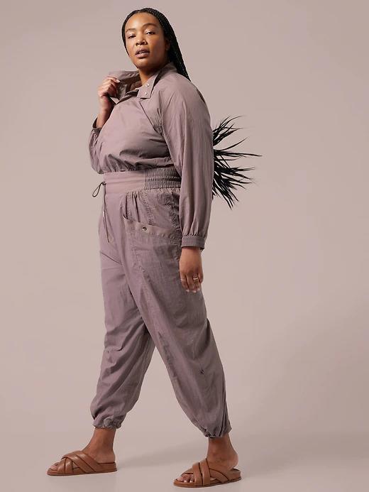 Women Curvy Fashion Collection Homes 2 Athleta min