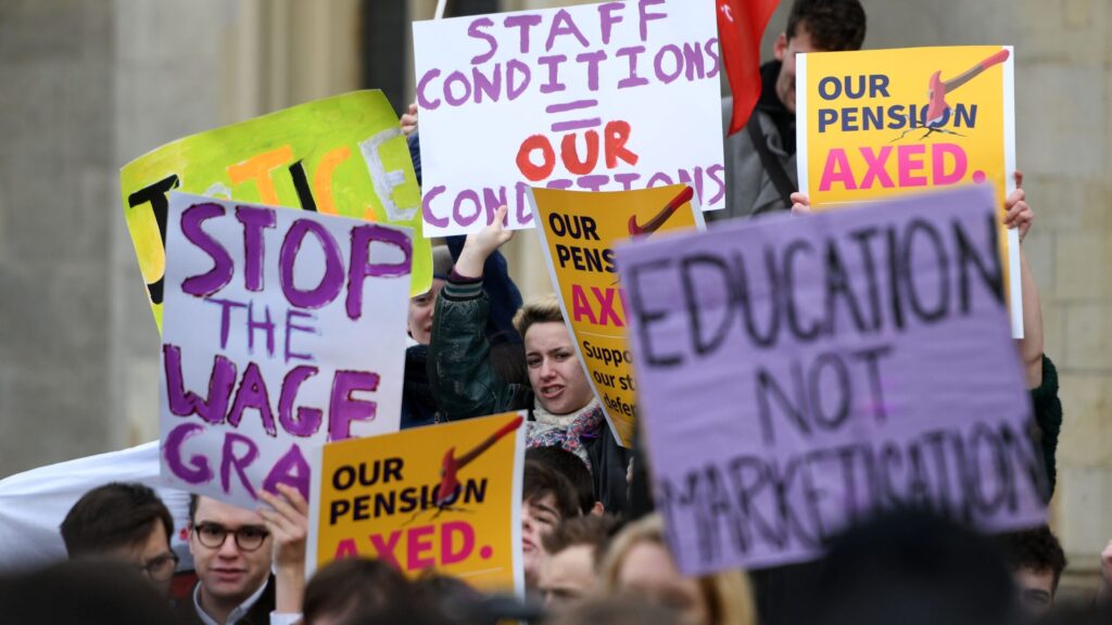 workers denied pay rise by universities.jpg 3 scaled 1