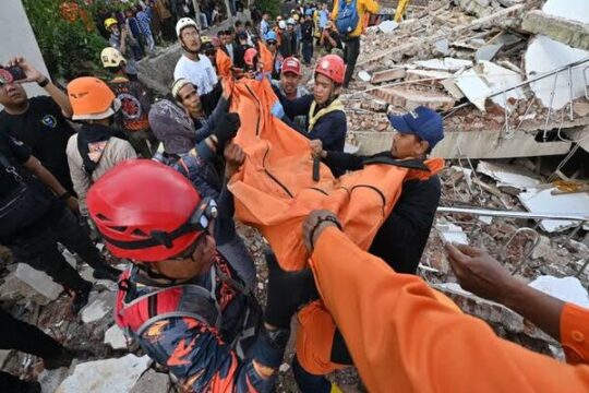 Earthquake Shook Indonesia Death Toll Reaches 268