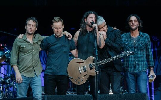 Sonic Revival Foo Fighters' Tribute to Taylor Hawkins!