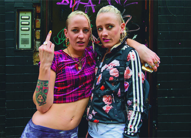 AW sisters 4415x 1