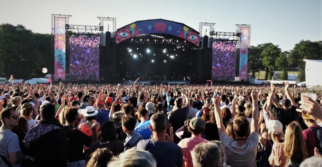LES VIEILLES CHARRUES