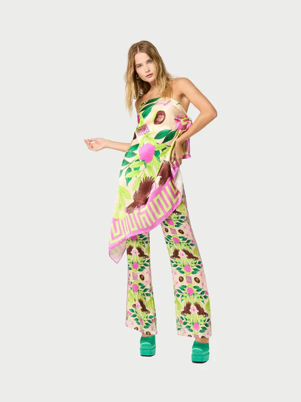 6 ways to embrace the trendy "Tomato Girl Summer" aesthetic 6 Passionfruit Muma Loves You Scarf