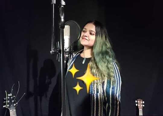 Humming Girl Shoilee Starts Playing Music!
