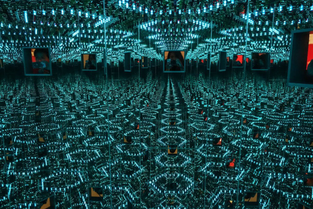 5 Must-See Art Exhibitions in September 2023! 5 Infinity Mirrors