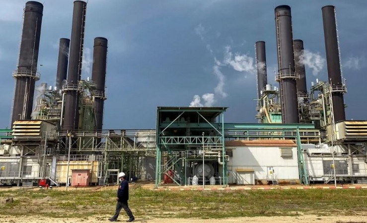 Gaza in crisis as Israel cuts off power and supplies