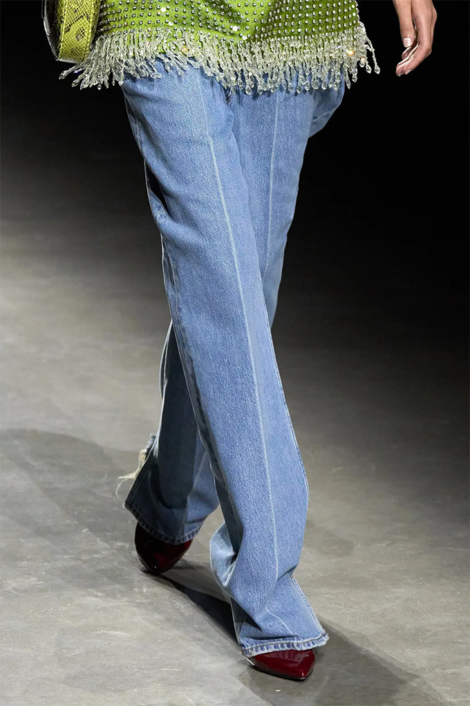 6 Denim Trends Shaping Your 2024 Wardrobe Choices 5 Darts and pleats