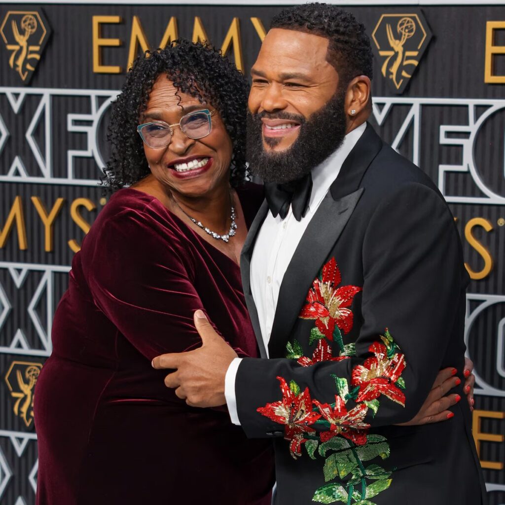 A Night to Remember at the 2024 Emmy Awards 3 cr 1200x1200 240115173334 GettyImages 1928394311