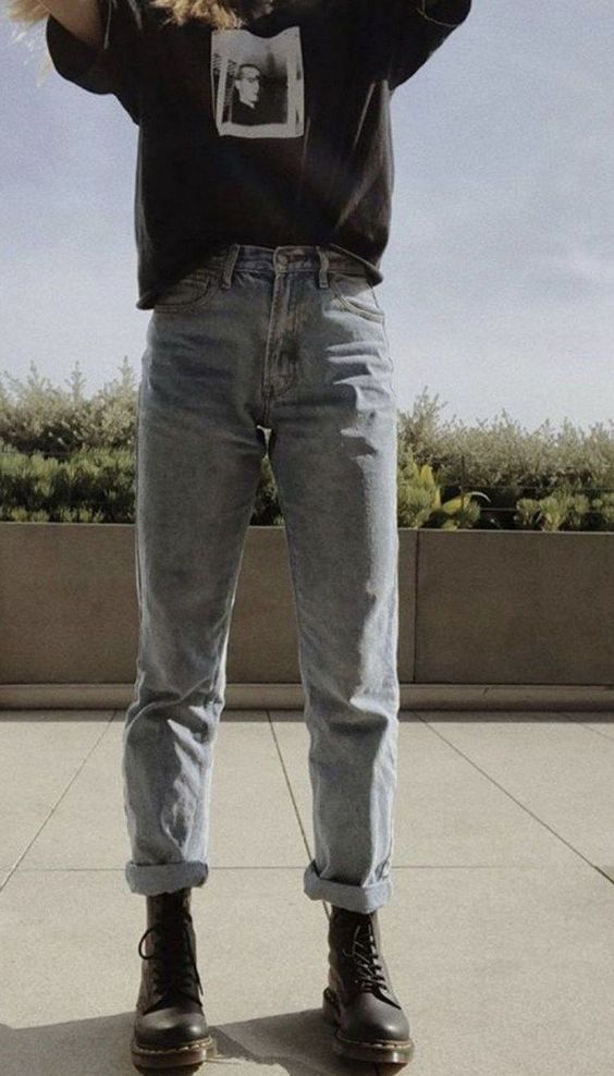 Late 2010s Mom Jeans
