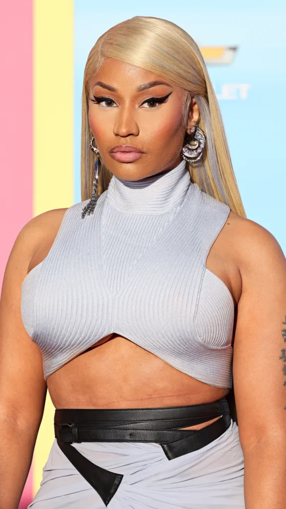 Nicki Minaj Celeb Bio Page 01