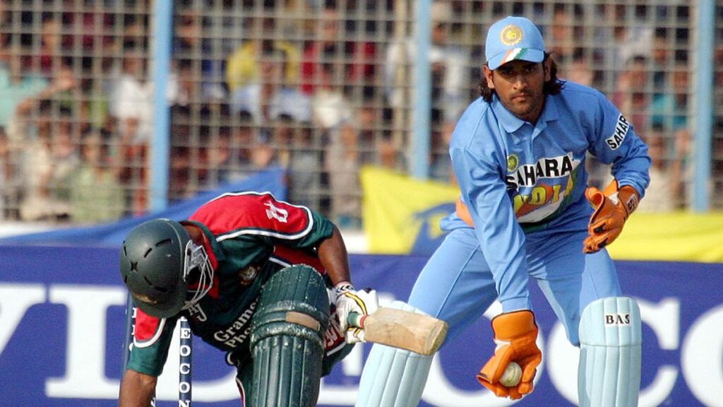 5 Iconic Moments on Dhoni's Birthday! 1 Debut 1